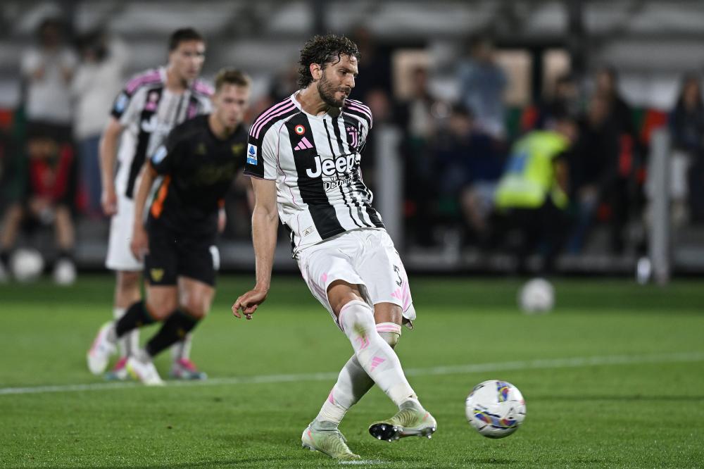 报价超十亿英镑，英媒：派拉蒙获得四年在英国的欧冠转播权